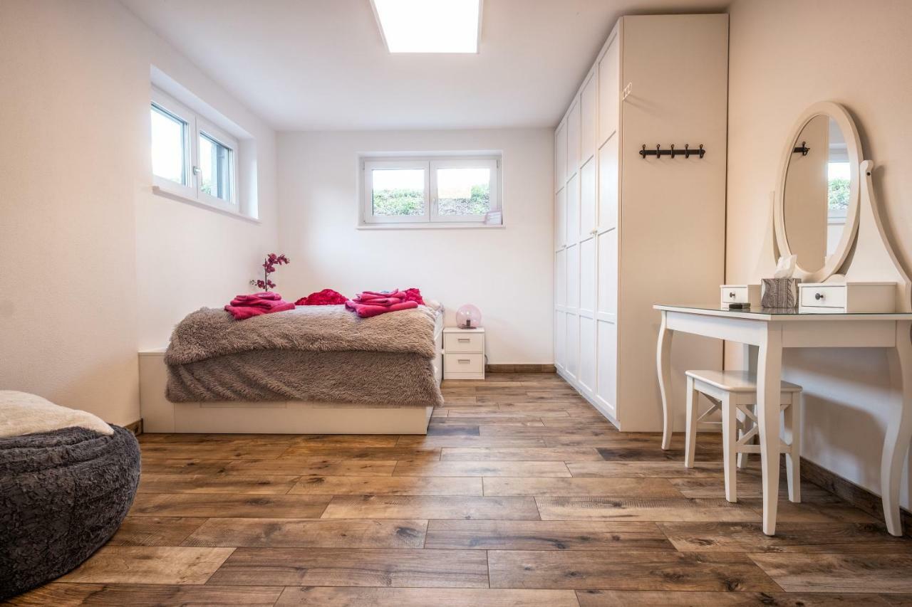 Moderne Souterrain-Wohnung Anif Kültér fotó